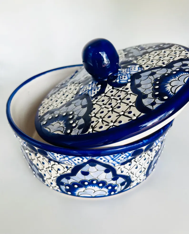 Talavera Ceramic Tortilla Warmer Blue and White Mexico - Image 3